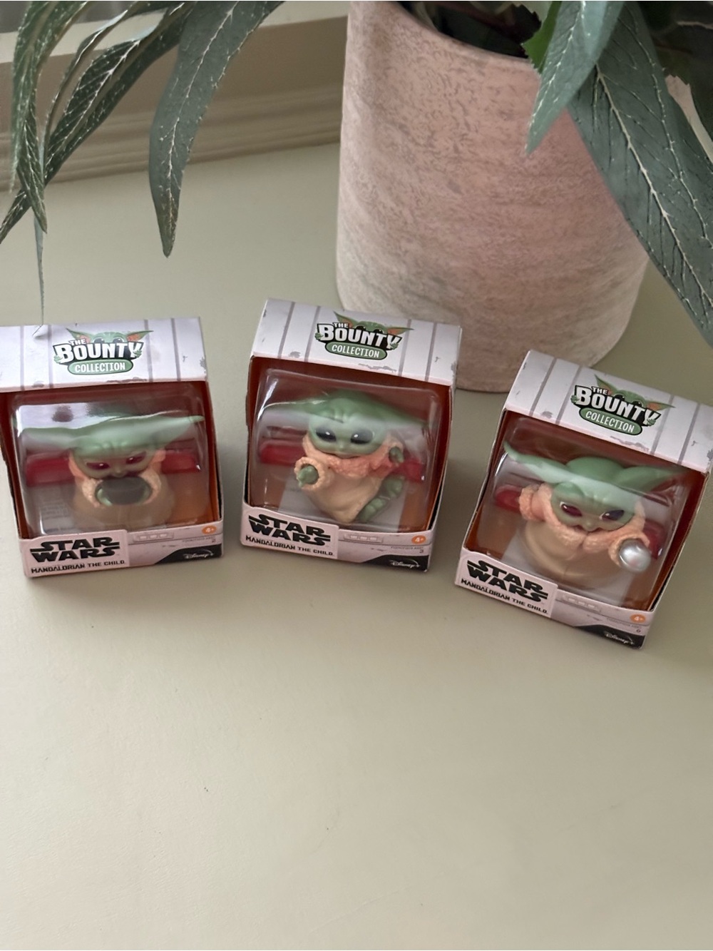 Star Wars Grogu Figure Trio in Light Green and Beige